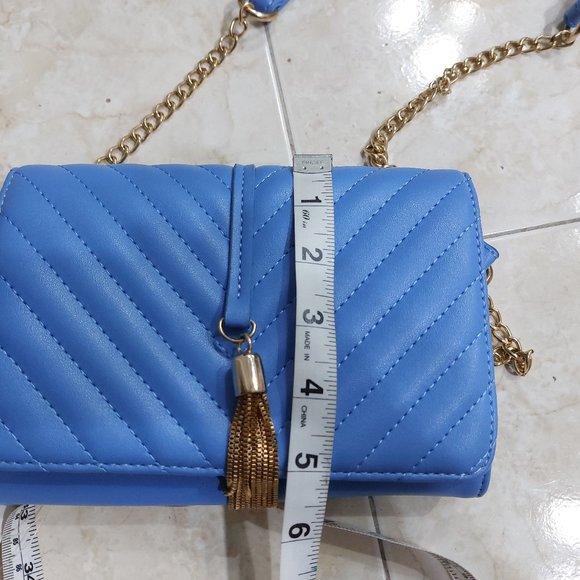 OLIVIA MILLER Easy On Slip On Messenger Style Handbag Beautiful Blue Gold Tassel - Picture 4 of 10